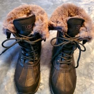 UGG ADIRONDACK III BOOT-NWOT